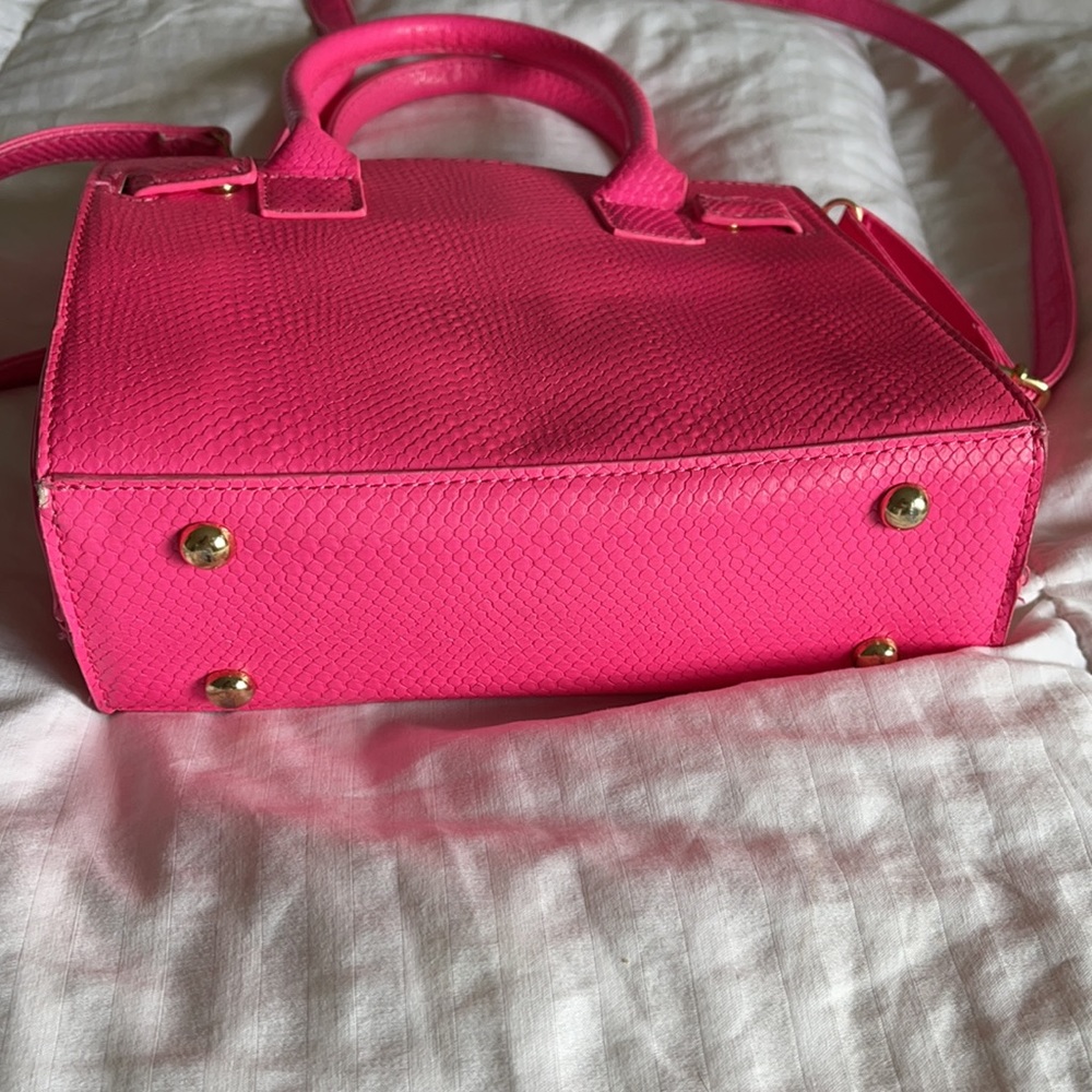 Mini hot pink purse - Picture 3 of 5